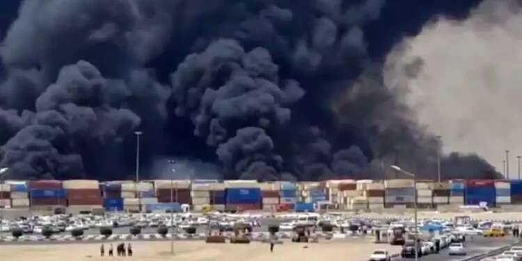 Massive explosion at major Iranian port leaves 700 injured