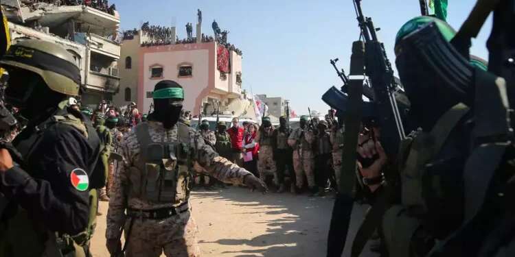 Hamas terrorists in Gaza, Photo: AP Egypt to Hamas: Disarm completely, down to the last bullet