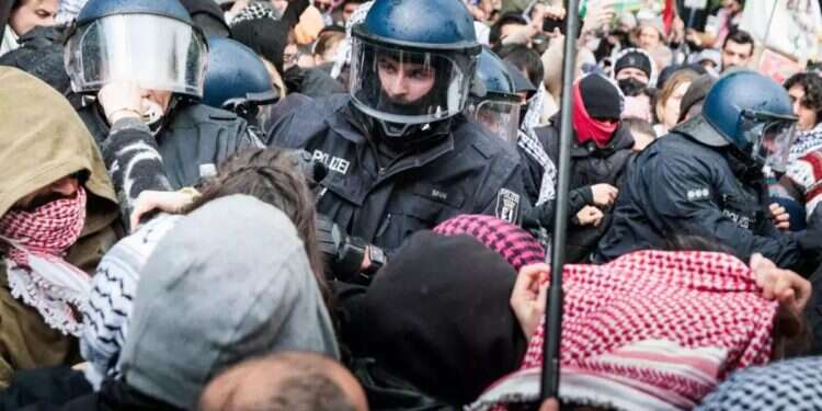 Violent 'Nakba Day' clashes in Berlin spark deportation calls