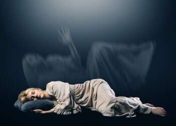 Do we glow? Scientists think so Scientists detect life's faint glow that vanishes at moment of death