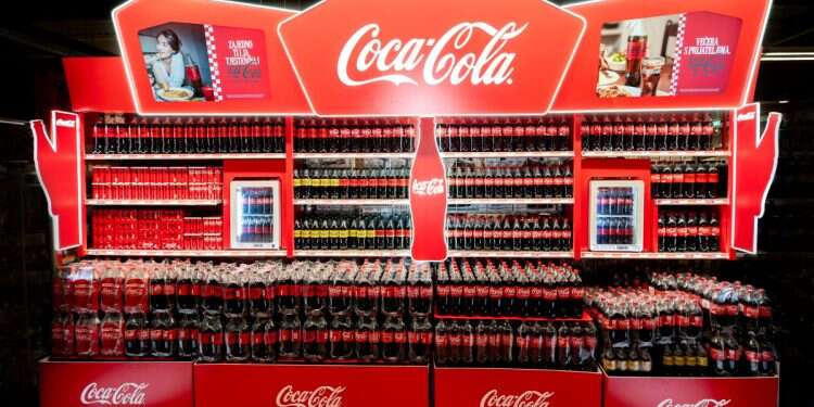 No more watered-down Coke: Martha Stewart's 'genius' ice cube trick