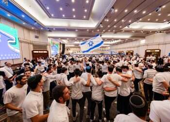 Over 1,000 Olim in OU Israel's Independence Day prayer: 'Excited to celebrate in Israel'