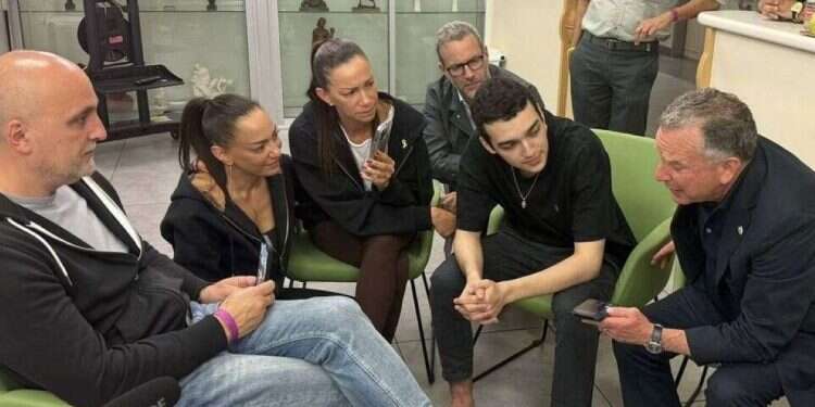 Edan Alexander meets Witkoff, speaks with Trump