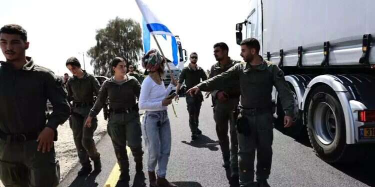 Israeli activists block aid trucks bound for Gaza
