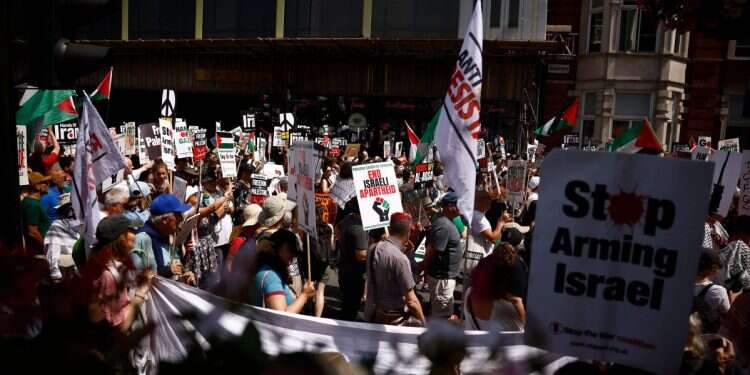 Activists destroy $1M in Ukraine aid thinking it was for Israel