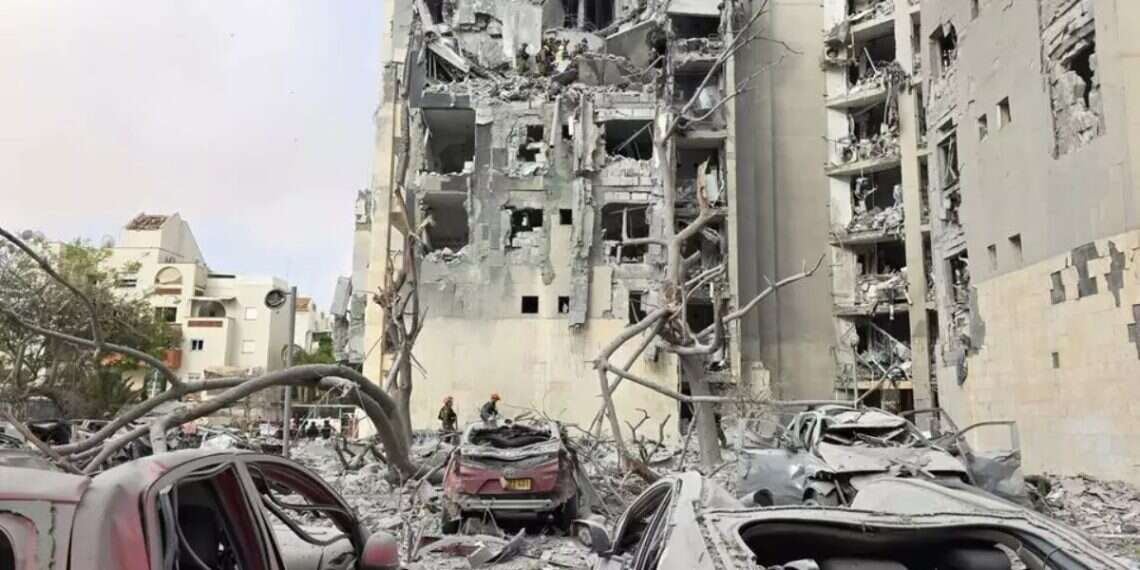 'The walls collapsed': 4 killed in direct hit on Beersheba apartment block