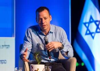 Top political commentator Amit Segal joins Israel Hayom
