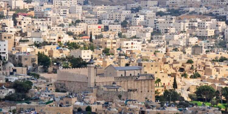 Palestinian sheikhs propose historic break from Ramallah to join Abraham Accords