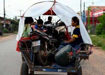 130K flee as war grips Cambodia, Thailand