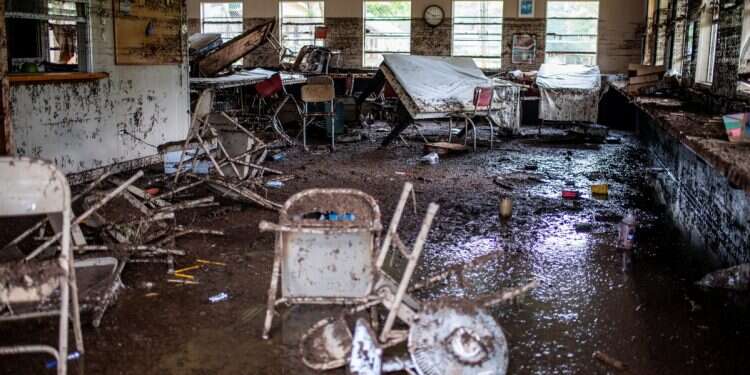 Texas flooding tragedy tops 100; Mexico sends help