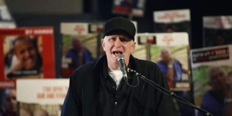 Michael Rapaport posts AI Holocaust fake