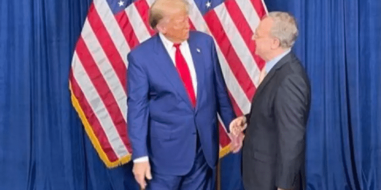 US President Donald Trump (L) and Dr. Bishara Bahbah (R) Palestinian mediator slams Hamas for dragging out Gaza negotiations