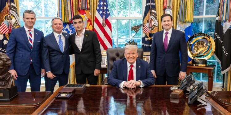 Former hostage Edan Alexander meets Trump at the White House Former hostage Edan Alexander met Trump at the White House