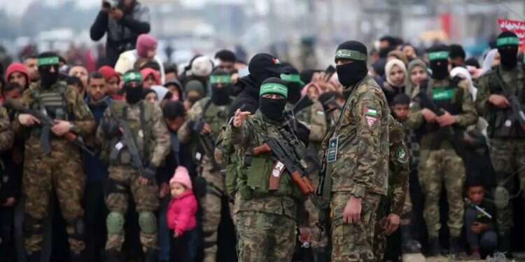 Hamas terrorists in the Gaza Strip (archive). Photo: AFP Israeli officials: 'Deal just days away, most disputes resolved'