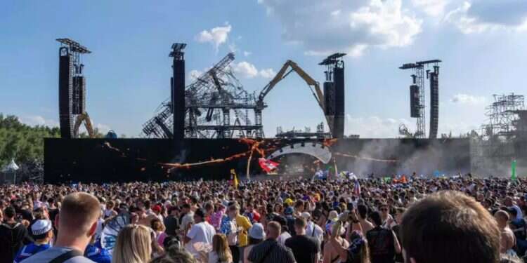 Israeli soldiers detained at Tomorrowland festival, claims group targeting IDF personnel