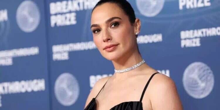 Gal Gadot injured during filming in London