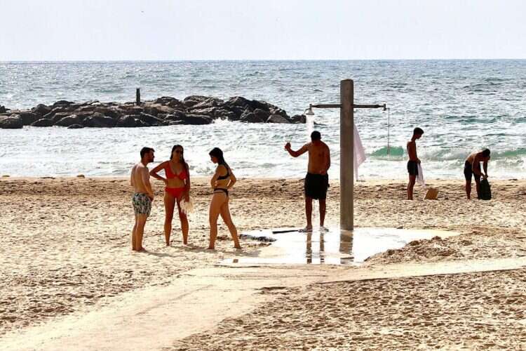 Extreme heat stress was recorded in Tel Aviv. Photo: Hertzi Shapira