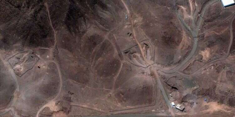 Satellite images reveal: Iran builds road to Fordo nuclear facility