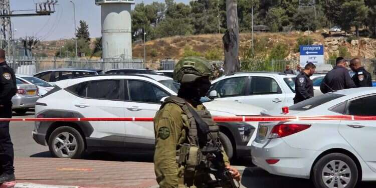 1 dead in Gush Etzion terrorist attack
