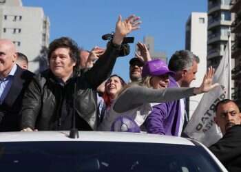 Chaos in Buenos Aires: Argentinian president attacked, fled election rally