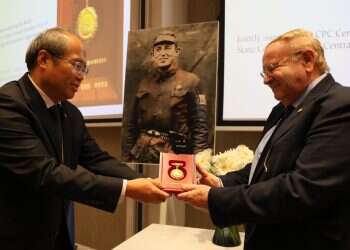 Jewish hero, forgotten in Israel, gets medal from China