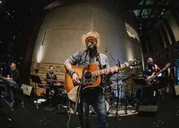 'Not everyone liked the idea': US country singer's conversion journey