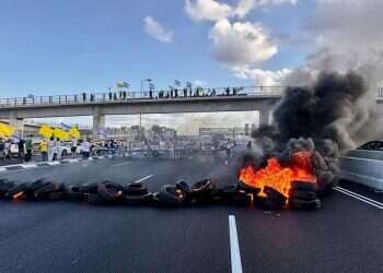 Hostage families escalate fight with government in new 'Disruption Day'