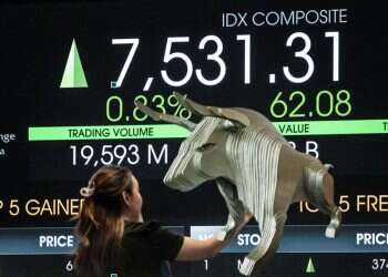 Stock futures climb as Trump eyes Thursday tariff deadline