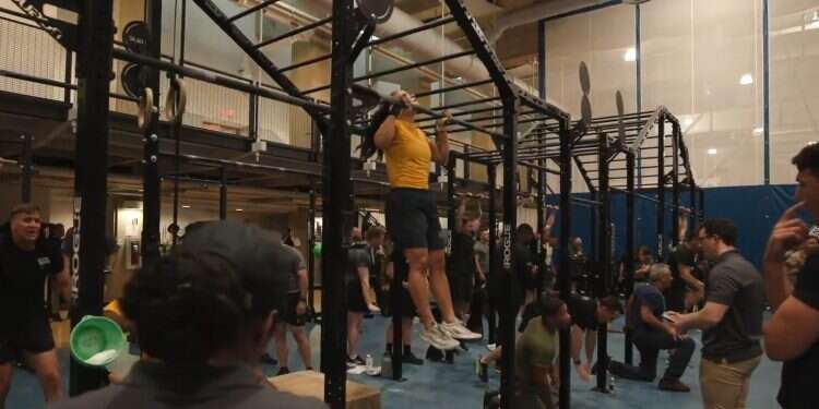 2 of America's top politicians get humbled by fitness challenge