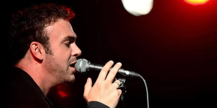 Israeli singer David D'or Israeli singer hit with red paint by pro-Palestinian during Warsaw show