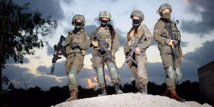 From right: Lt. Dr. A., Lt. S., Lt. K. and Maj. N. “As long as our lives are worth the same as men’s, there is no dilemma.” Photo: Erik Sultan The women fighting terrorists and stereotypes: 'The male environment can be a bit caveman-like'