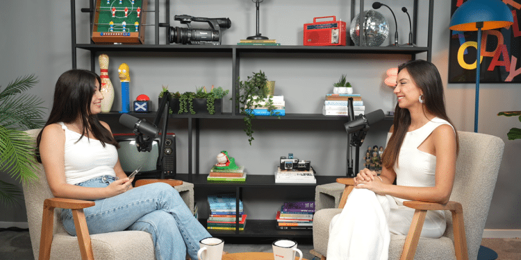 Israel's representative at Miss Universe 2025 Melanie Shiraz (R) and Israel Hayom reporter Adi Nirman (L) 'I hope you end up like the hostages'