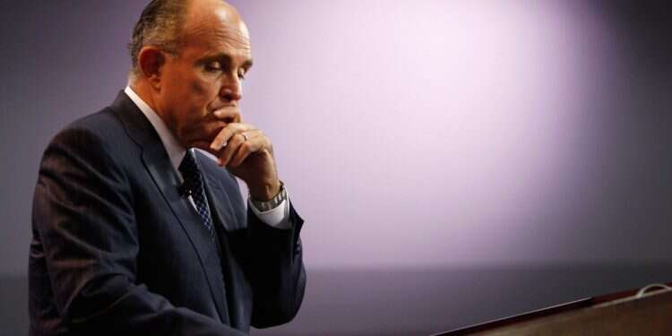 Rudy Giuliani suffers spinal fracture in high-speed car accident