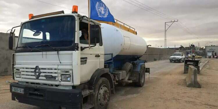 A UN truck enters southern Gaza (archive). Credit: AFP Hamas fires at UN workers, prevents opening new humanitarian aid corridor