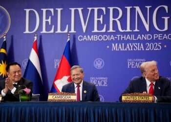 Trump dances, brokers peace deal in first day of Asia tour