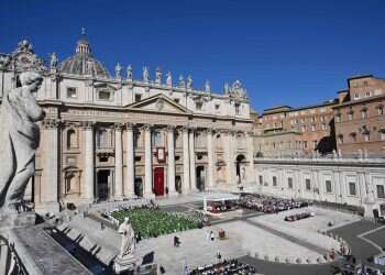 Man urinates on Altar of Confession in Vatican