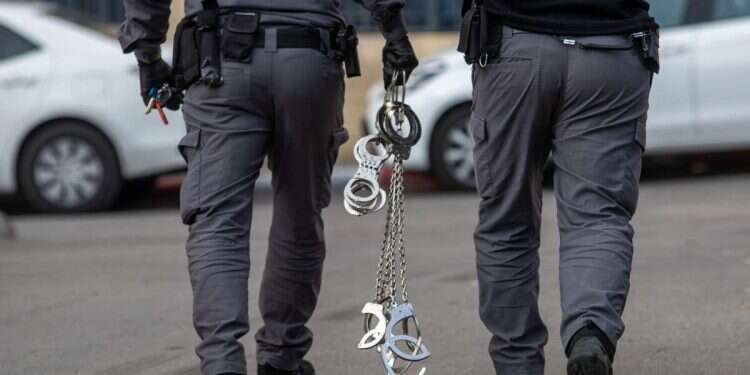 Israeli officers conducting an arrest (illustrative photo) Did Israeli model witness murder or commit it? Investigation deepens