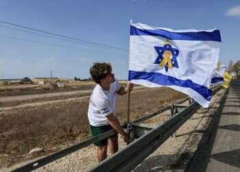 Ceasefire takes effect as cabinet approves revised terrorist release list