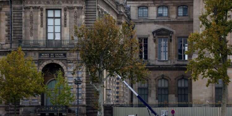 Louvre robbery: How it unfolded