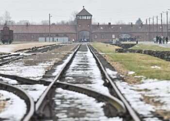 Why is US envoy to Poland echoing far-Right Holocaust revisionism?