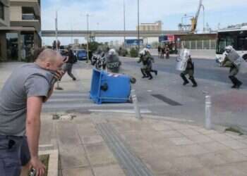 Crete stages violent protest against Mano cruise passengers