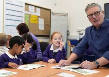 Starmer leads children in banned 6-7 dance during class