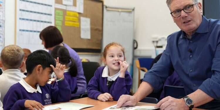 Starmer leads children in banned 6-7 dance during class
