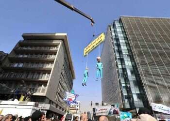 Iran hangs Trump, Netanyahu effigies