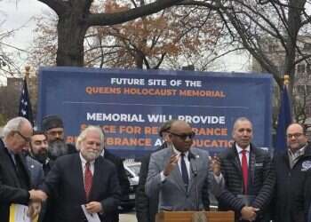 NYC Mayor Eric Adams dedicates Queens Holocaust memorial