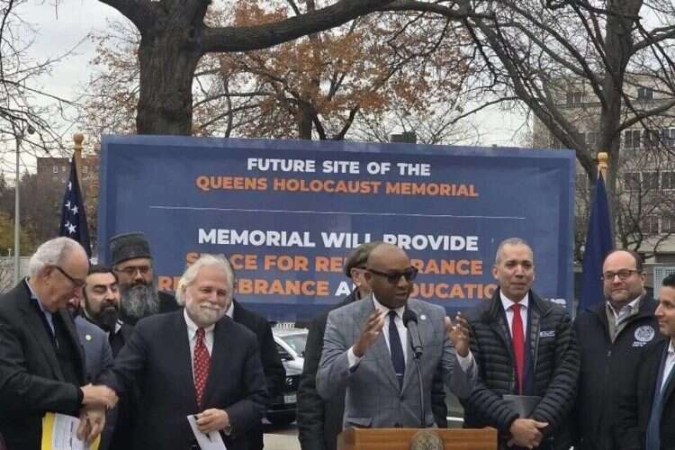NYC Mayor Eric Adams dedicates Queens Holocaust memorial