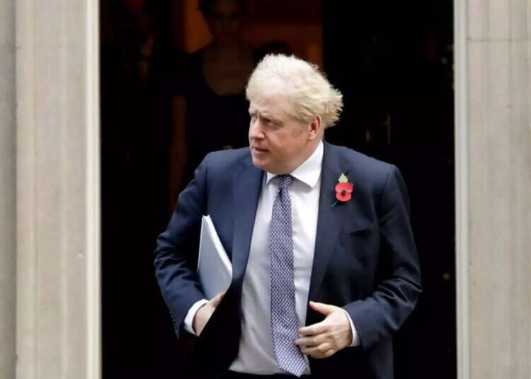 Boris Johnson leaves 10 Downing Street. He has no plans to return to politics for now. Photo: AP Boris Johnson slams British gov: 'They changed direction because of Muslim voters'