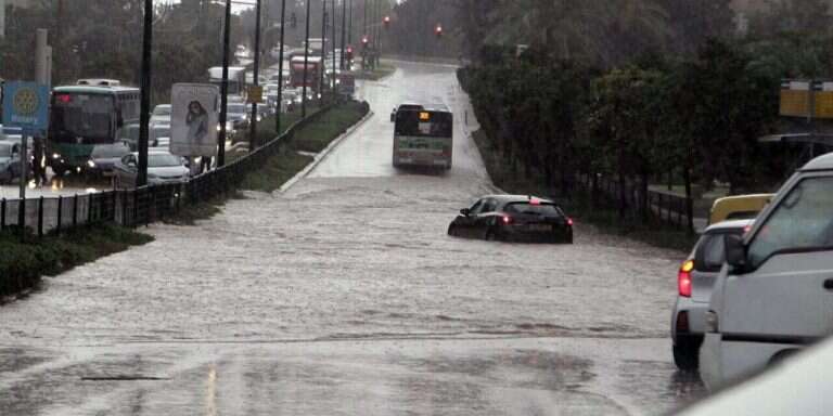 סופת ביירון Storm Byron Hits Israel: Flood Warnings and Heavy Rain ...