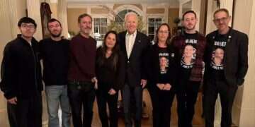 Former hostage families praise US, press for return of Ran Gvili