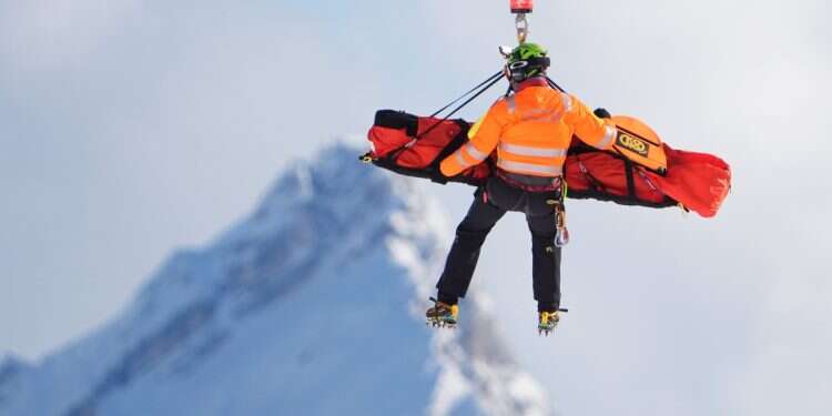 United States' Lindsey Vonn is airlifted away after a crash during an alpine ski women's downhill race, at the 2026 Winter Olympics, in Cortina d'Ampezzo, Italy, Sunday, Feb. 8, 2026 Olympic skier Lindsey Vonn airlifted after crash in the finals